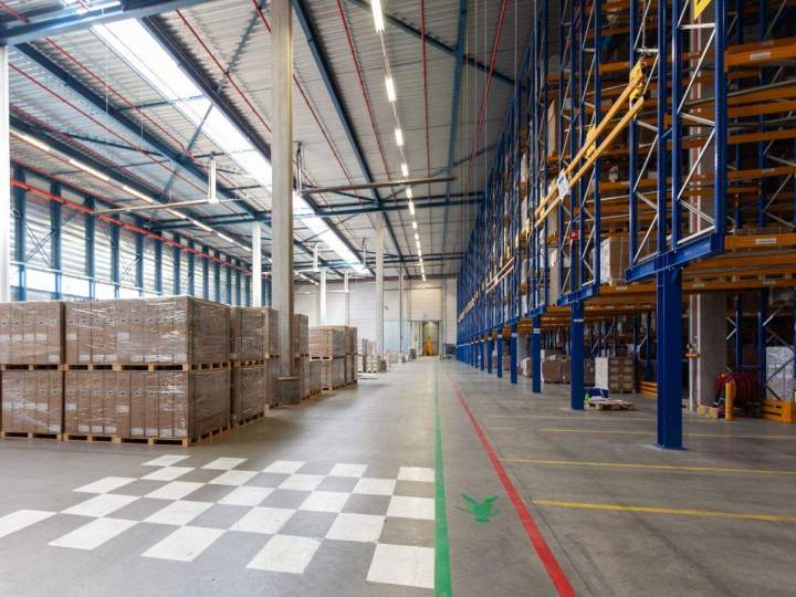 Solutions idéales pour le stockage et le transit de marchandises